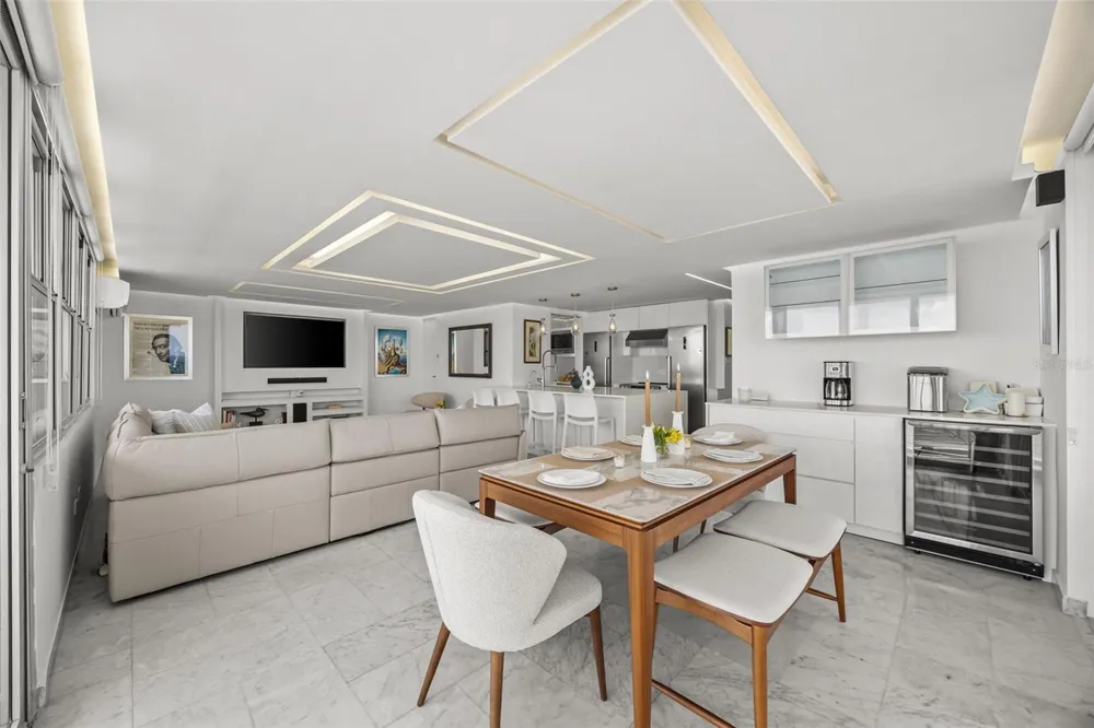 3001 AVENIDA ISLA VERDE #2204 Carolina, PR 00979