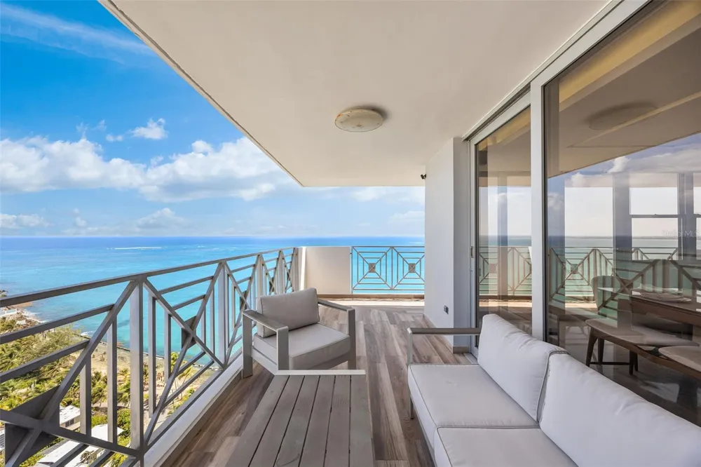 3001 AVENIDA ISLA VERDE #2204 Carolina, PR 00979