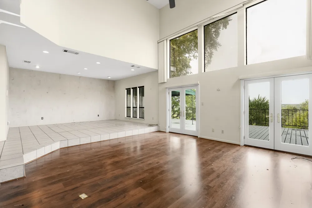 5914 West Place Austin, TX 78731