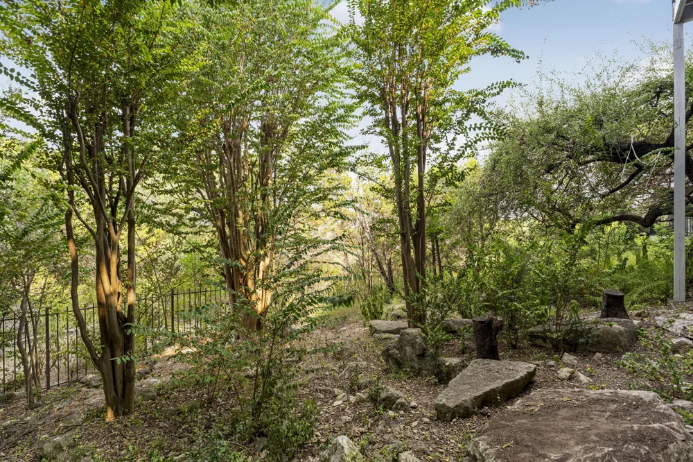 5914 West Place Austin, TX 78731