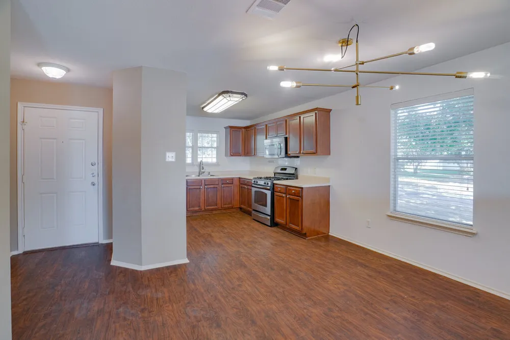 1512 Davis Mountain Loop Cedar Park, TX 78613