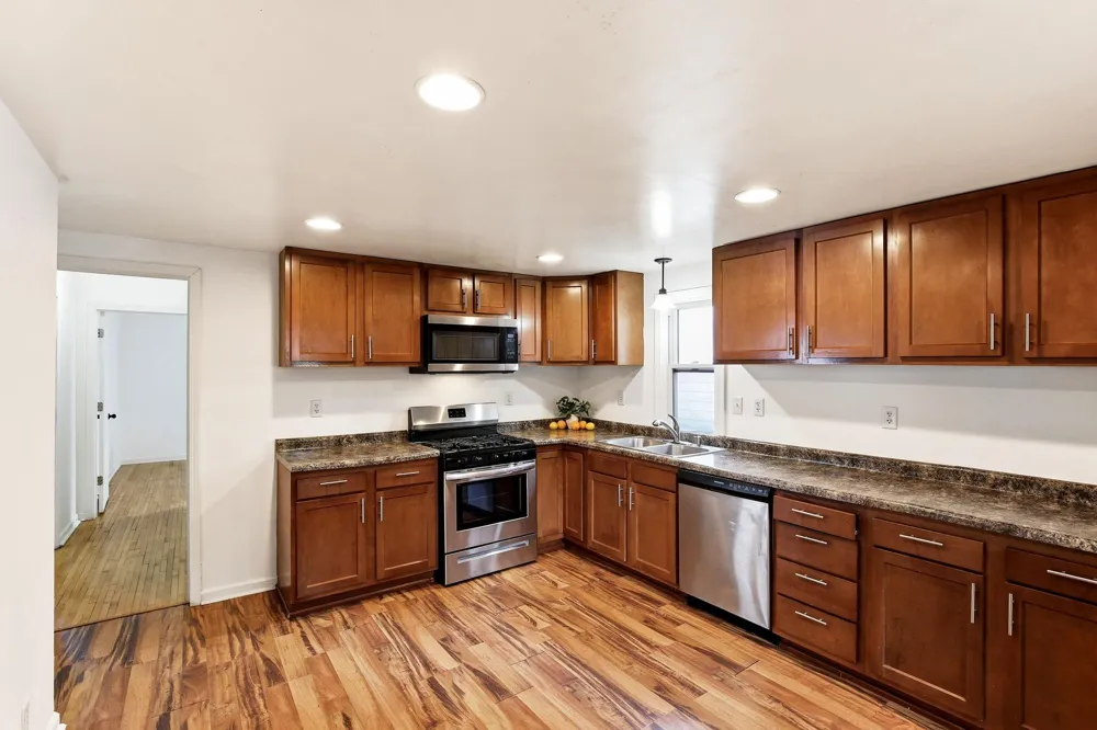 1283 Rice Street Saint Paul, MN 55117