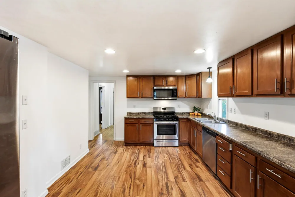 1283 Rice Street Saint Paul, MN 55117