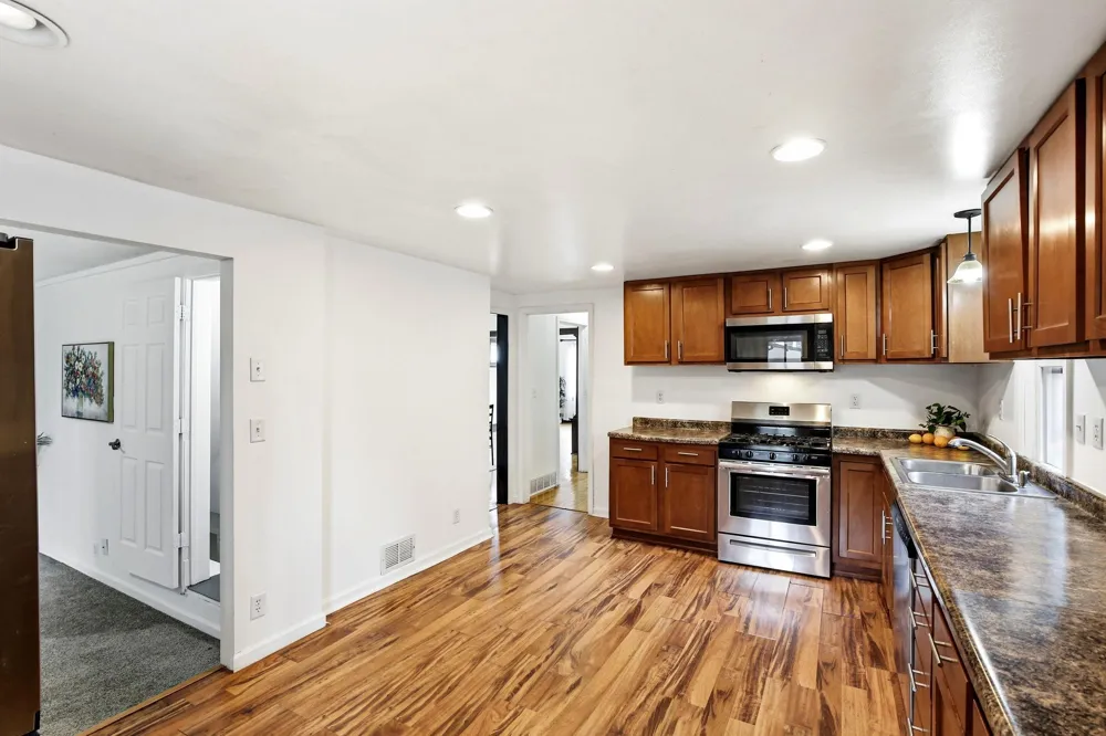 1283 Rice Street Saint Paul, MN 55117