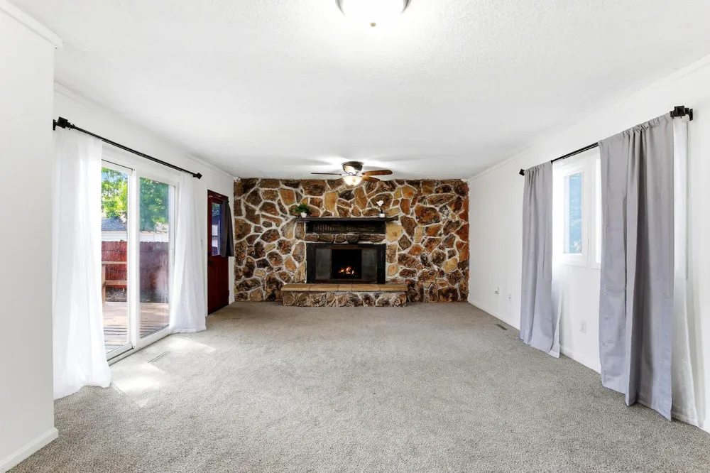 1283 Rice Street Saint Paul, MN 55117