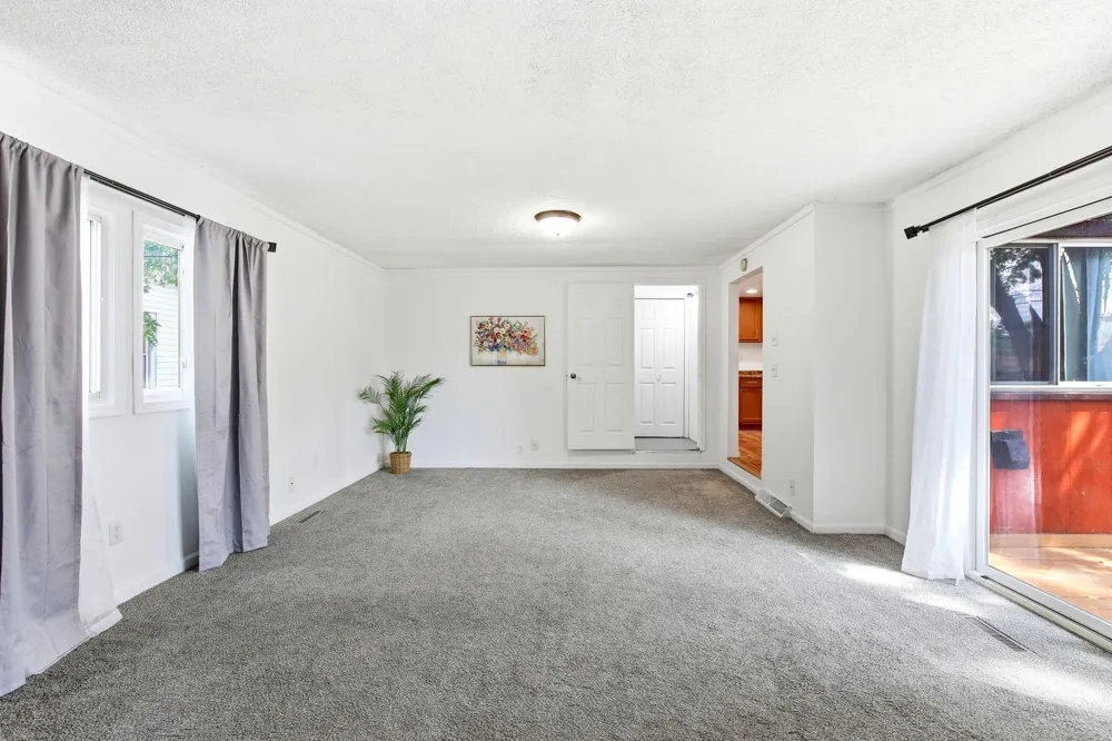 1283 Rice Street Saint Paul, MN 55117