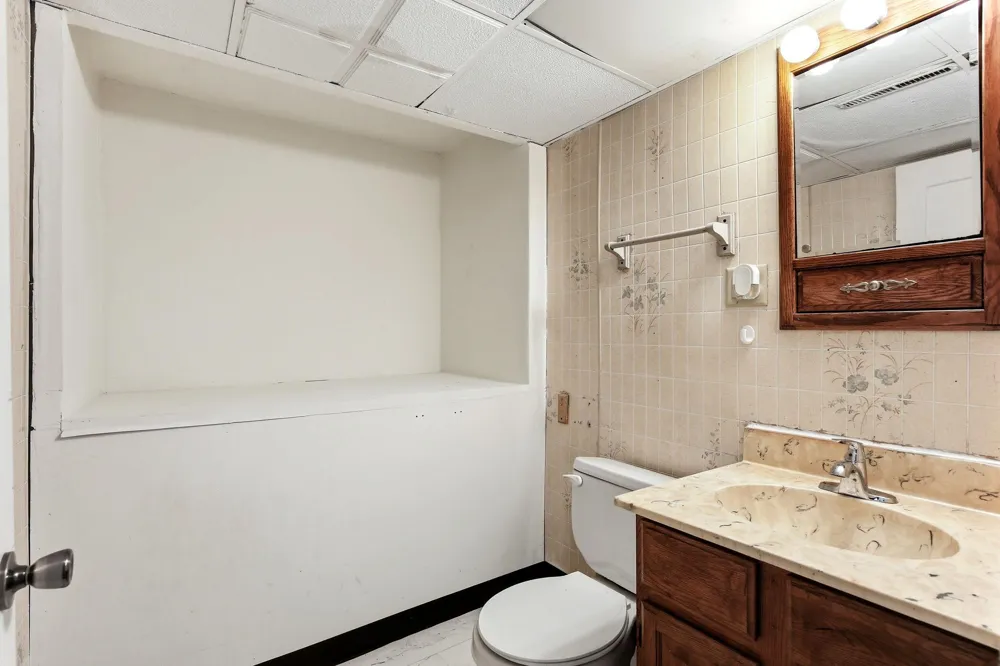 1283 Rice Street Saint Paul, MN 55117