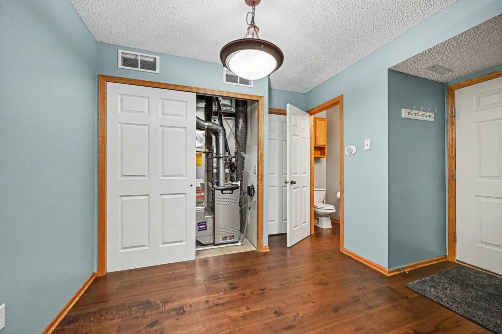 5443 Brewer Lane Inver Grove Heights, MN 55076