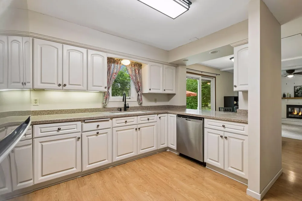7840 W 100th Street Bloomington, MN 55438