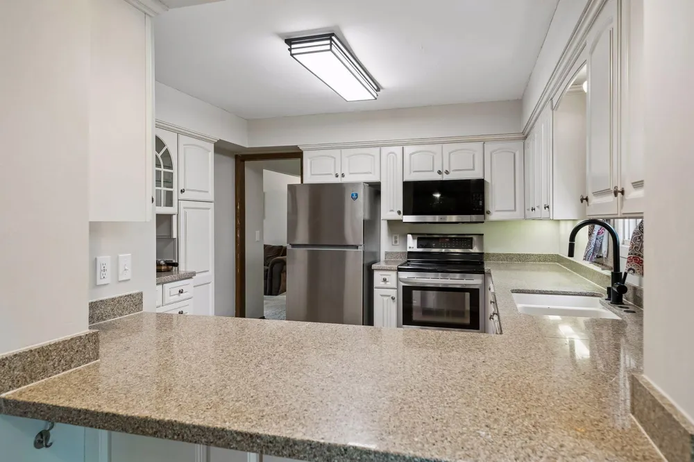7840 W 100th Street Bloomington, MN 55438