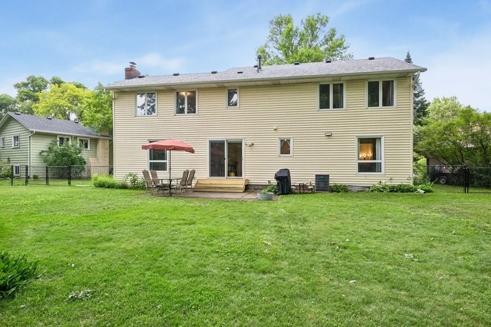 7840 W 100th Street Bloomington, MN 55438