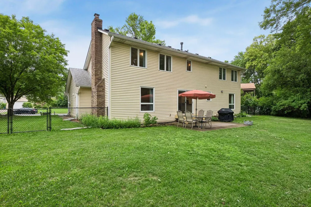 7840 W 100th Street Bloomington, MN 55438
