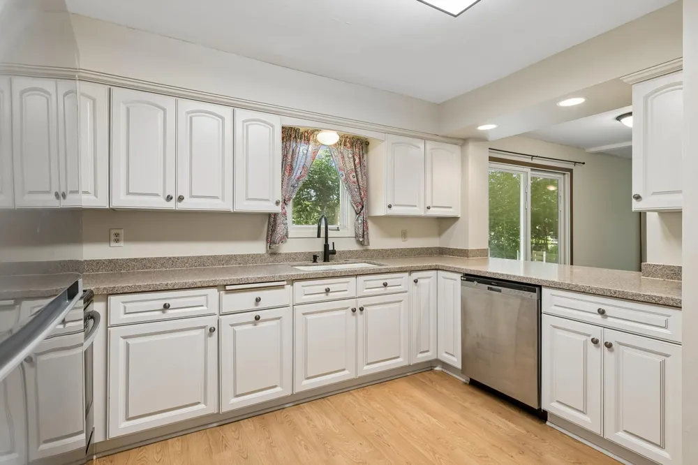 7840 W 100th Street Bloomington, MN 55438