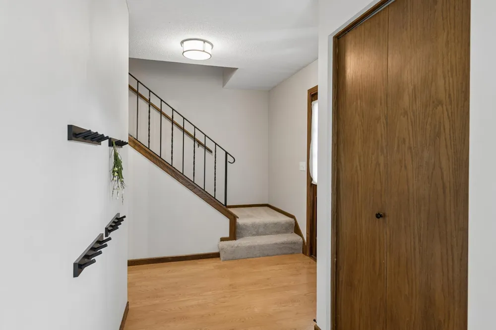 7840 W 100th Street Bloomington, MN 55438