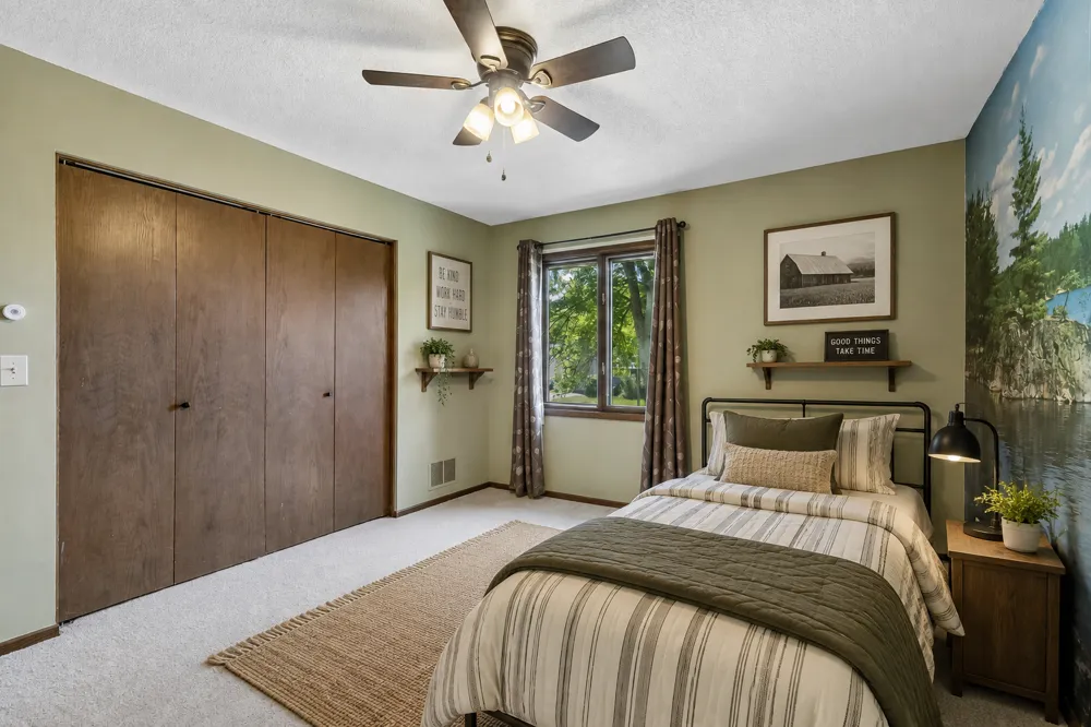 7840 W 100th Street Bloomington, MN 55438