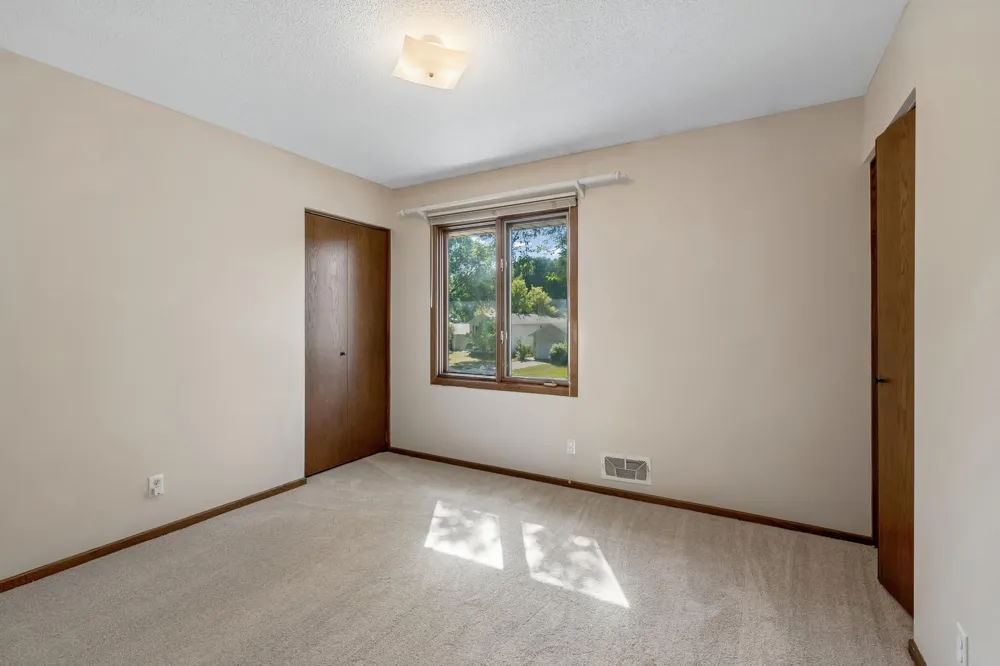 7840 W 100th Street Bloomington, MN 55438