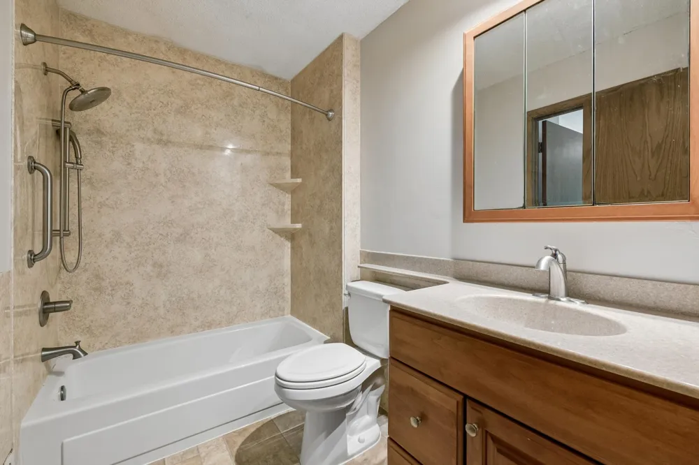 7840 W 100th Street Bloomington, MN 55438
