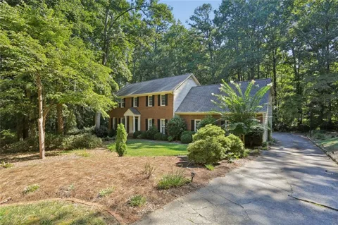1090 Applecross Drive