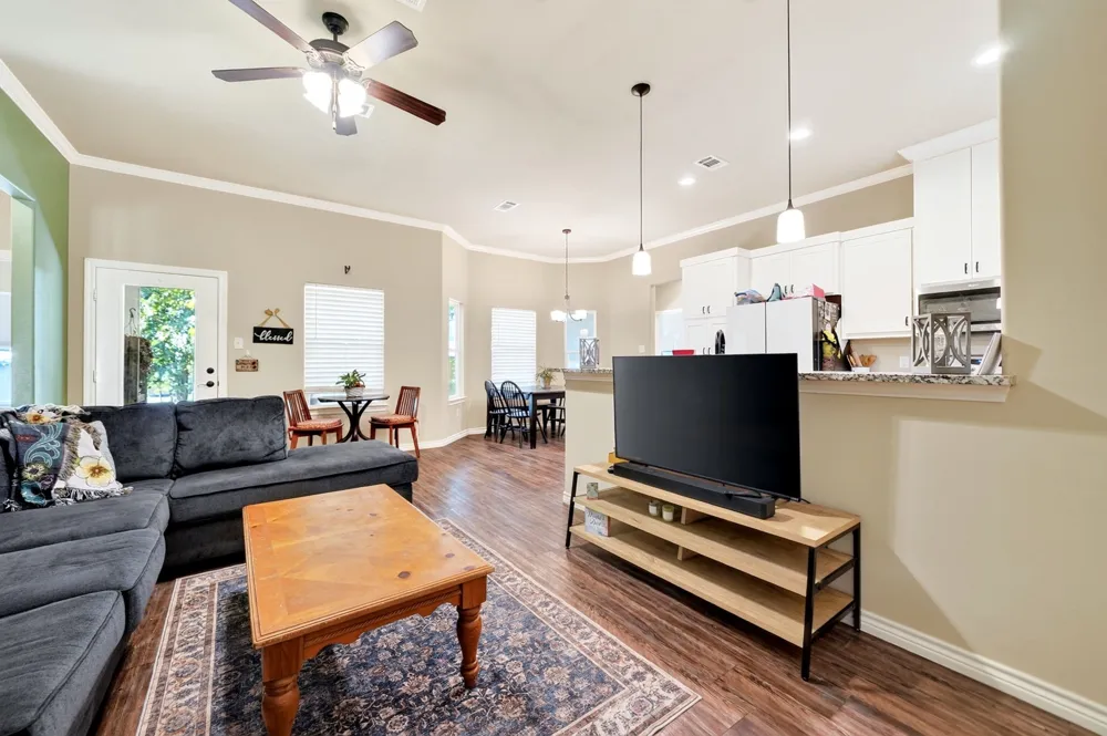 1007 Rebekah Drive Seven Points, TX 75143