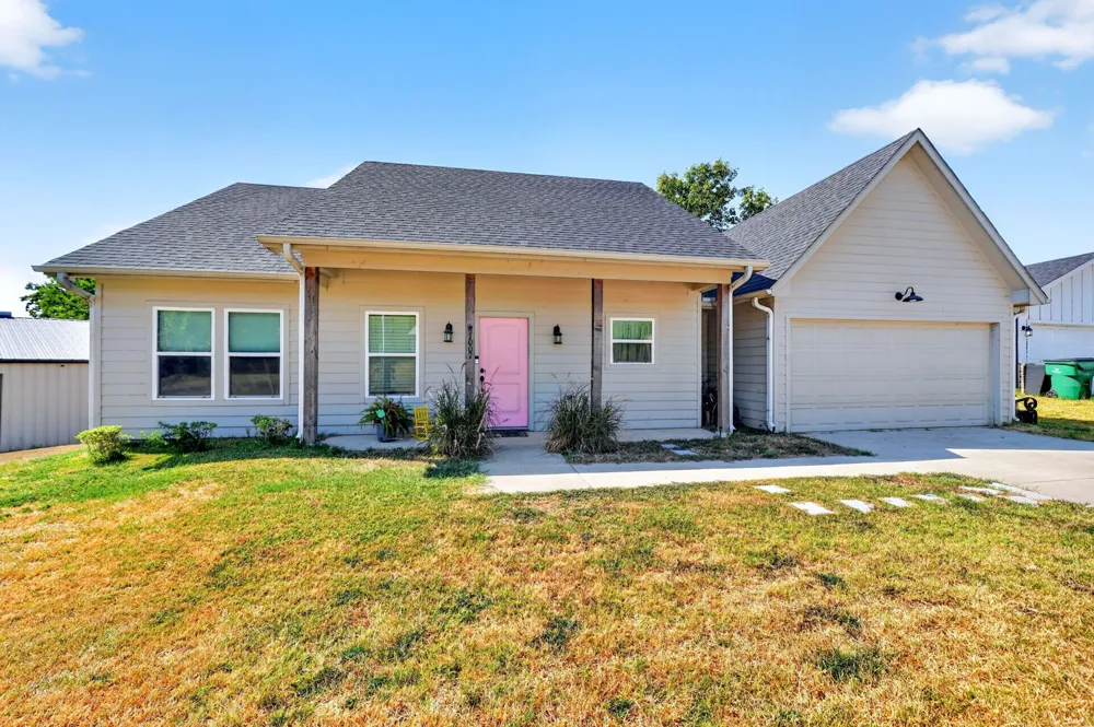 1007 Rebekah Drive Seven Points, TX 75143