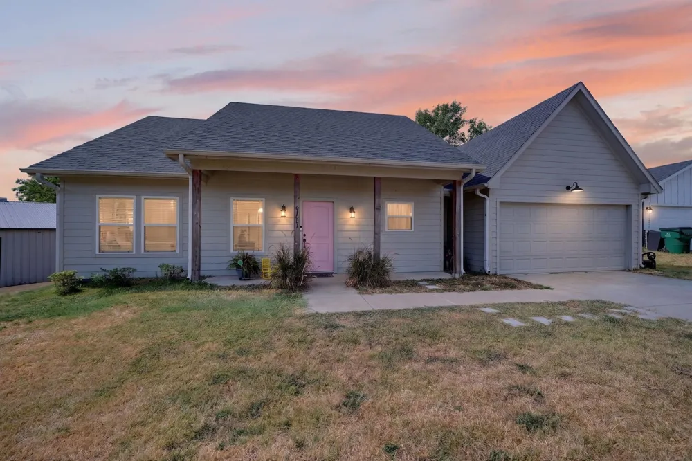 1007 Rebekah Drive Seven Points, TX 75143