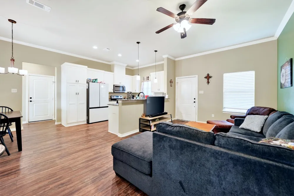 1007 Rebekah Drive Seven Points, TX 75143