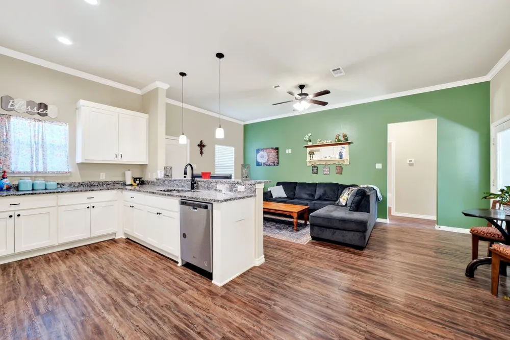 1007 Rebekah Drive Seven Points, TX 75143