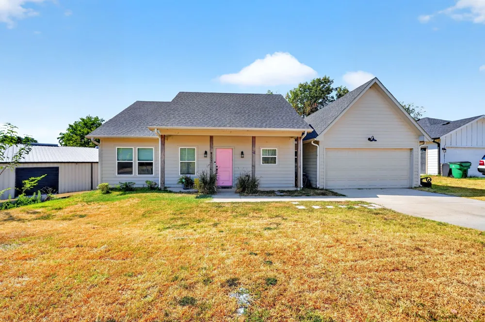 1007 Rebekah Drive Seven Points, TX 75143