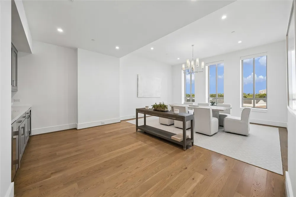 2325 Welch Street #601 Houston, TX 77019