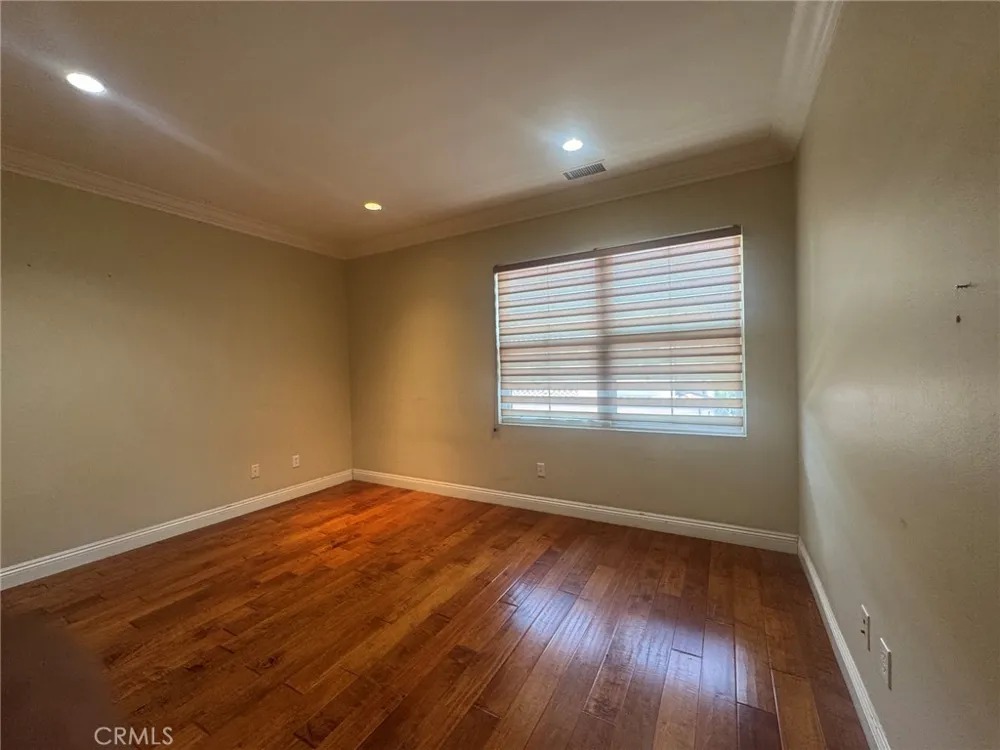 25 Loquat Irvine, CA 92618