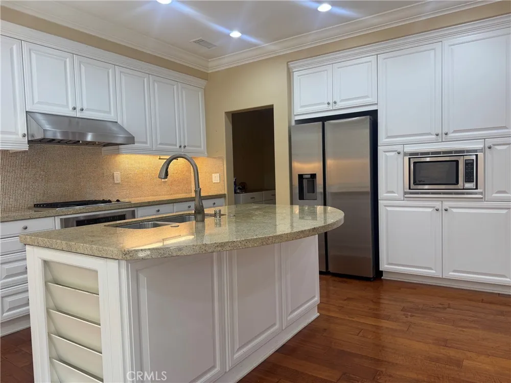 25 Loquat Irvine, CA 92618