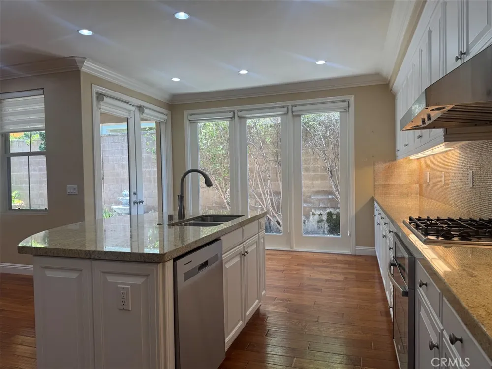 25 Loquat Irvine, CA 92618