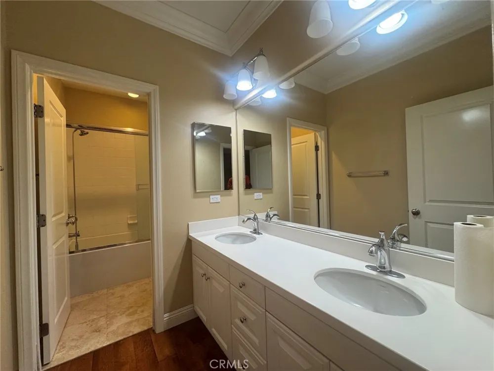 25 Loquat Irvine, CA 92618