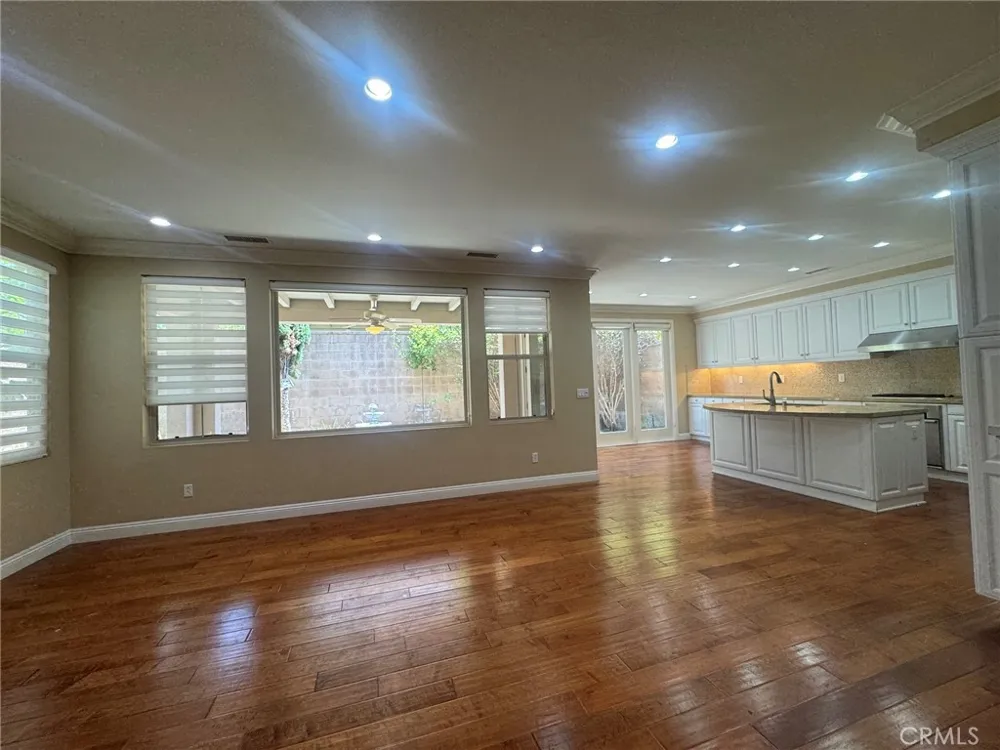 25 Loquat Irvine, CA 92618
