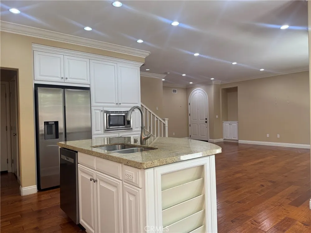 25 Loquat Irvine, CA 92618