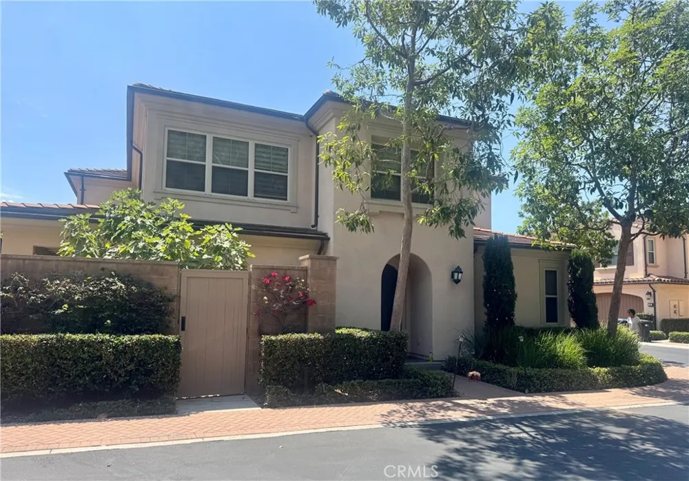 25 Loquat Irvine, CA 92618