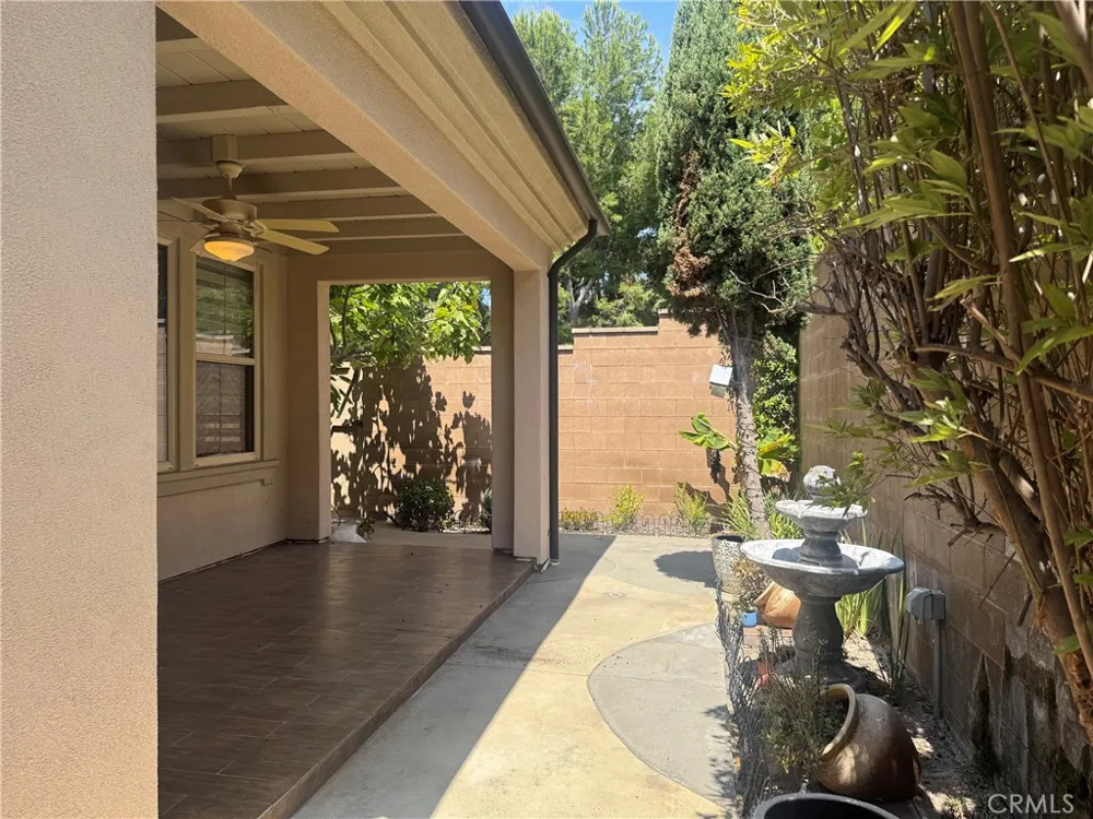 25 Loquat Irvine, CA 92618