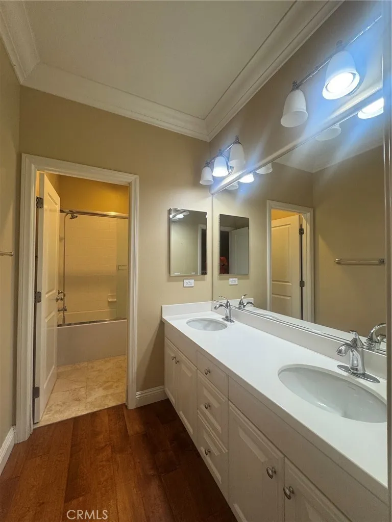 25 Loquat Irvine, CA 92618