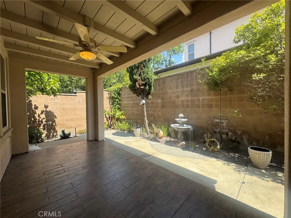 25 Loquat Irvine, CA 92618