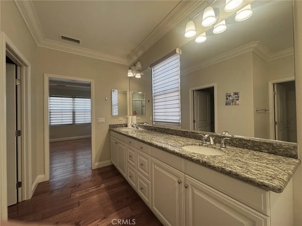 25 Loquat Irvine, CA 92618