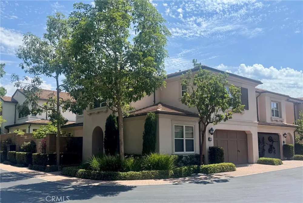 25 Loquat Irvine, CA 92618