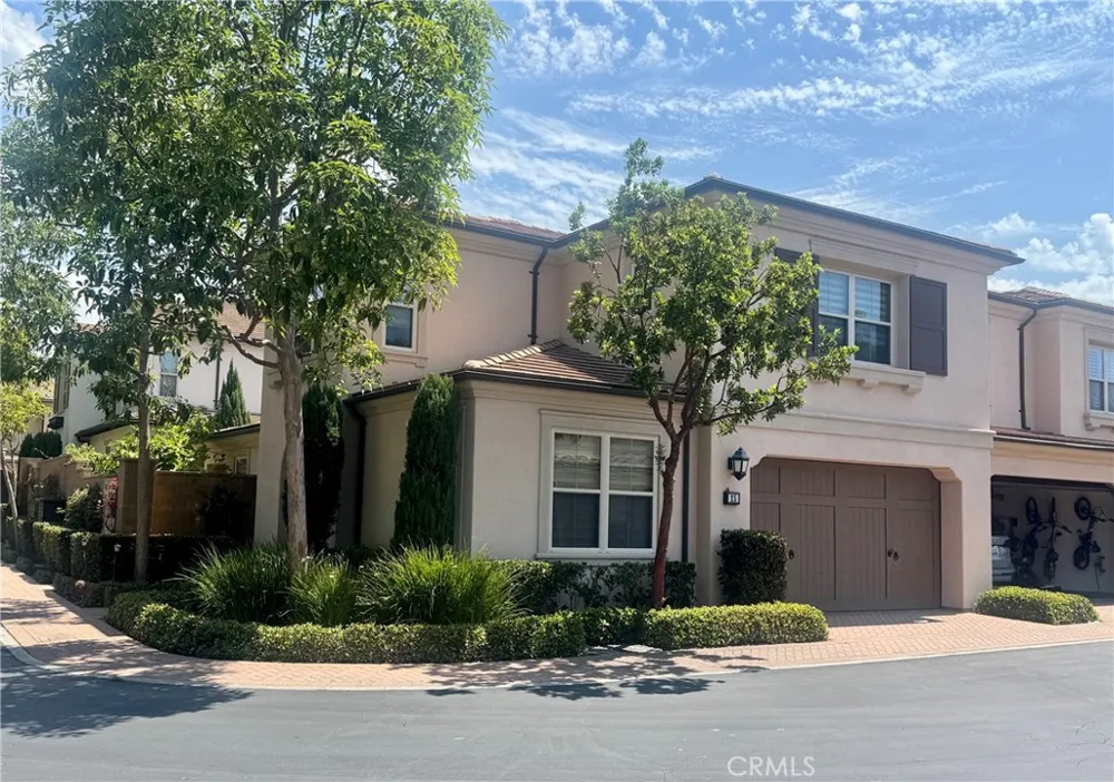 25 Loquat Irvine, CA 92618