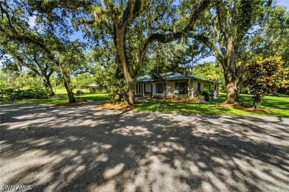 Rope Bend Drive Labelle, FL 33935