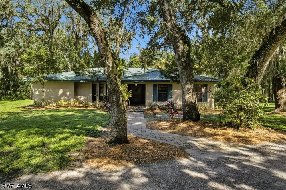 Rope Bend Drive Labelle, FL 33935