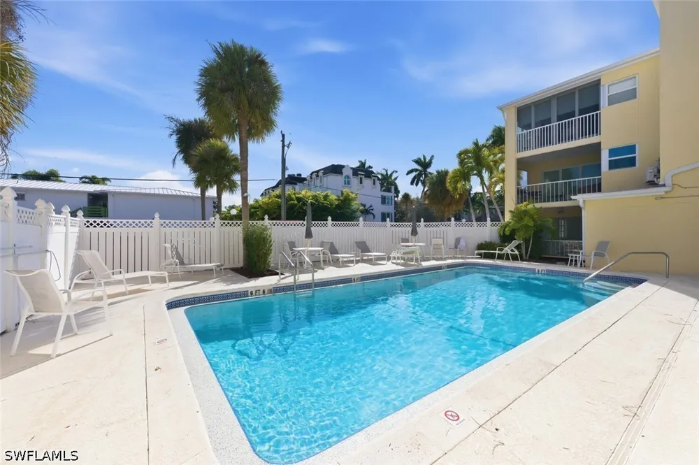 8th Avenue S #103 Naples, FL 34102