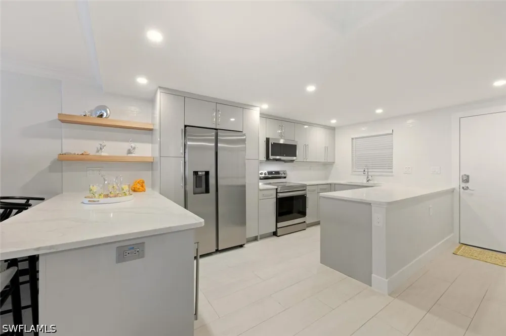8th Avenue S #103 Naples, FL 34102