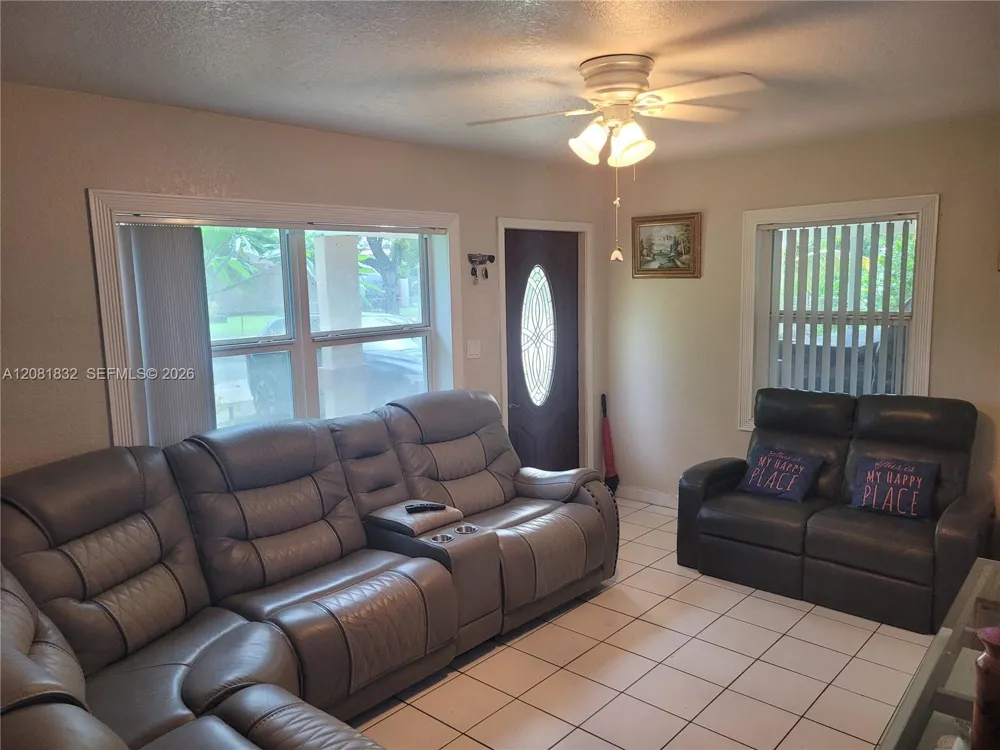 6131 Fletcher St Hollywood, FL 33023