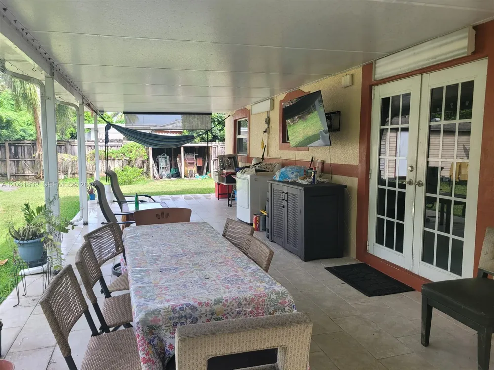 6131 Fletcher St Hollywood, FL 33023