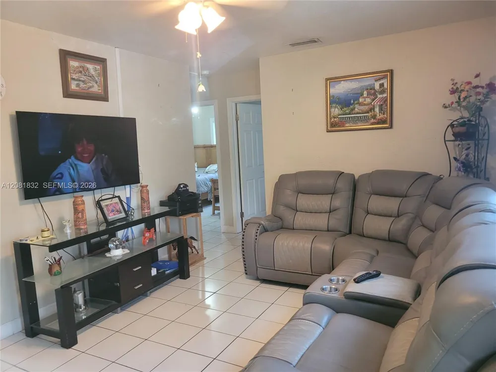 6131 Fletcher St Hollywood, FL 33023