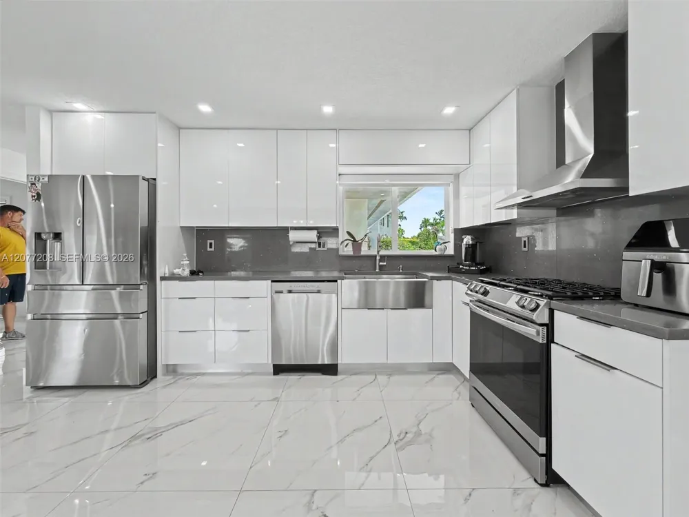 14111 SW 75th St Miami, FL 33183
